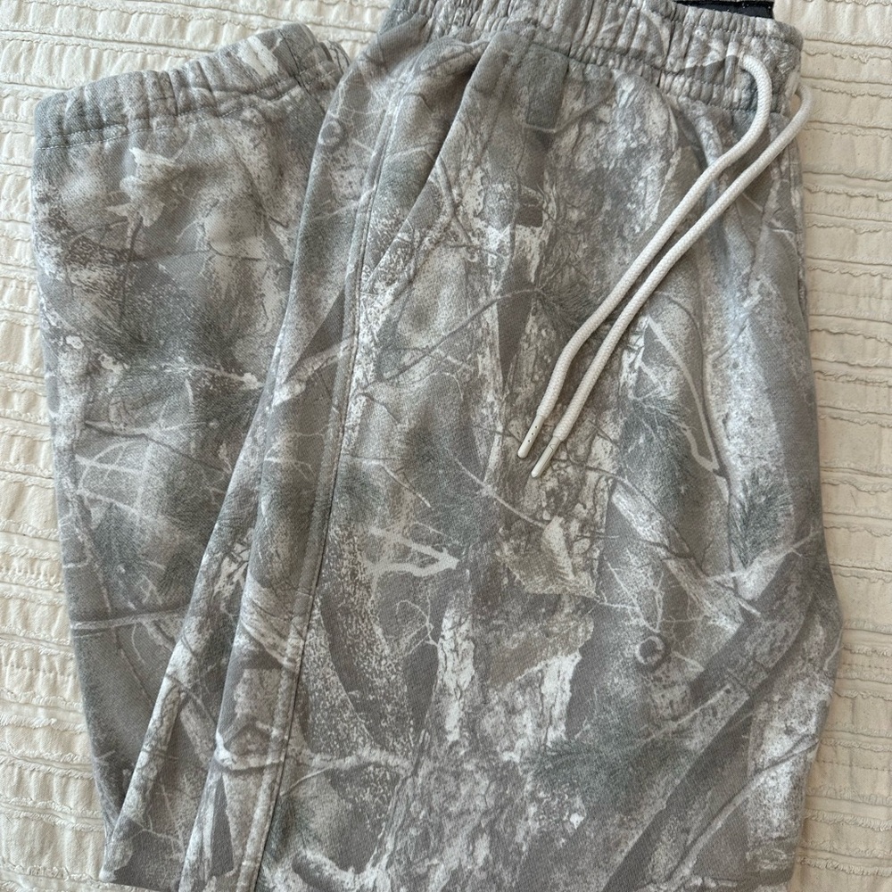 Abercrombie & Fitch Essential Cinched Camo Sweatpant
